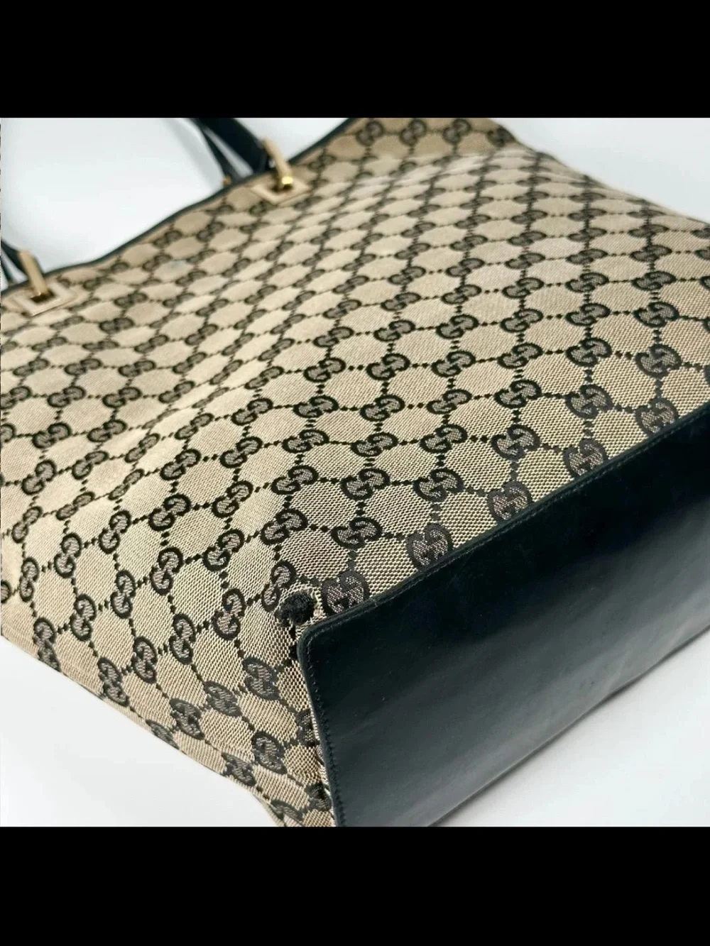 Gucci Monogram Canvas Tote Bag in Beige/Black